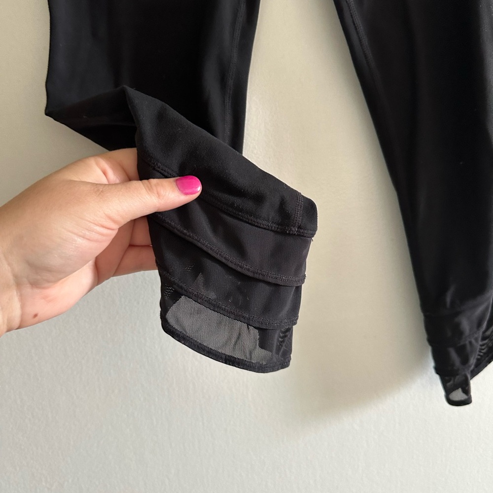 Athleta Girl Black Meshin Around Capri Leggings size XL EUC - Picture 3 of 9